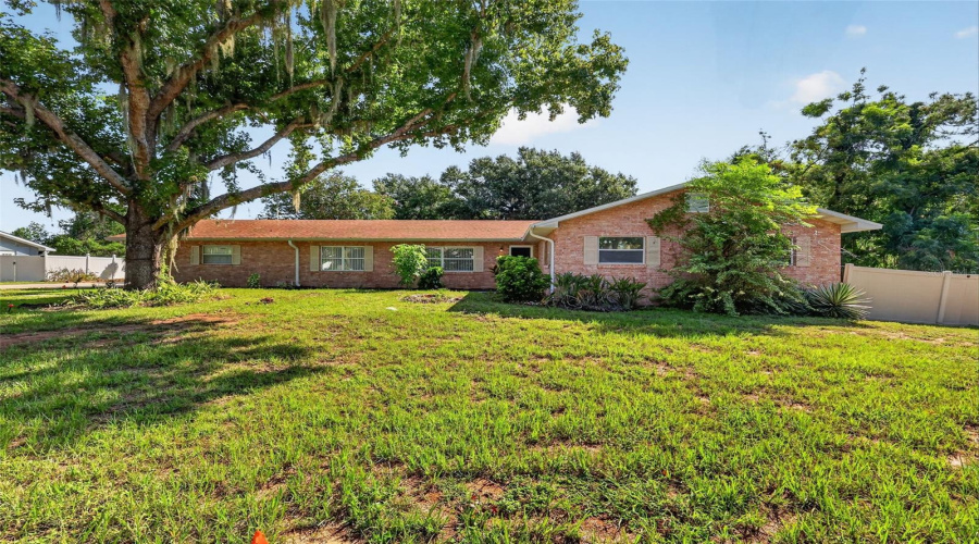 Eustis, Florida 32726, 4 Bedroom Bedrooms, ,2 Bathroombathrooms,Residential,For Sale,Hermosa,0,Mfrg5116979