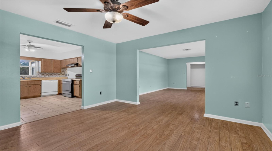 Eustis, Florida 32726, 4 Bedroom Bedrooms, ,2 Bathroombathrooms,Residential,For Sale,Hermosa,0,Mfrg5116979