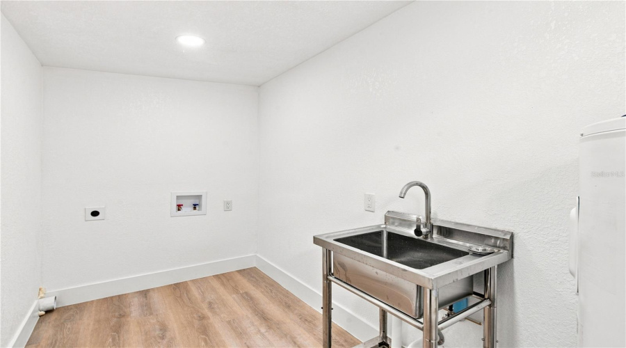 Tampa, Florida 33619, 3 Bedroom Bedrooms, ,1 Bathroombathrooms,Residential,For Sale,72Nd,0,Mfrtb8542496
