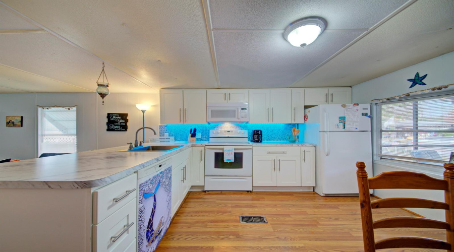 Weeki Wachee, Florida 34607, 2 Bedroom Bedrooms, ,1 Bathroombathrooms,Residential,For Sale,Richard,0,Mfrtb8456708