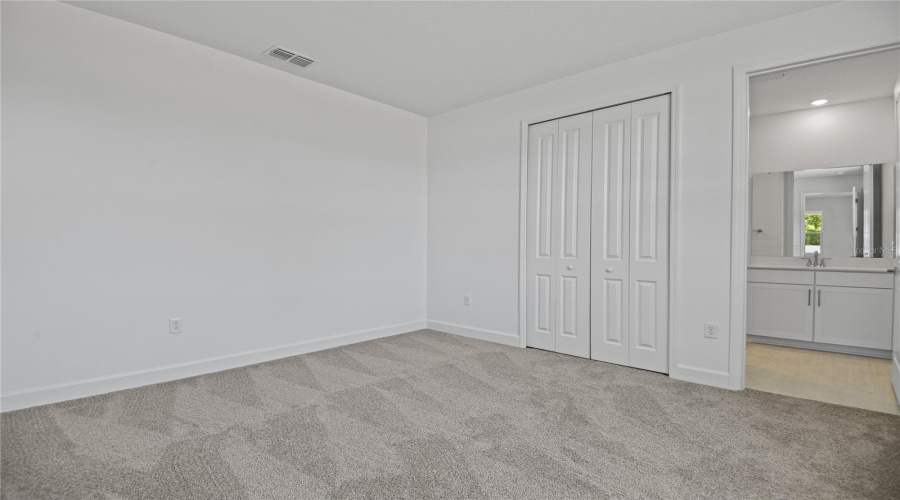 Mount Dora, Florida 32757, 5 Bedroom Bedrooms, ,3 Bathroombathrooms,Residential,For Sale,Deer Ridge,0,Mfrs5115712