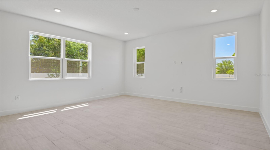 Mount Dora, Florida 32757, 5 Bedroom Bedrooms, ,3 Bathroombathrooms,Residential,For Sale,Deer Ridge,0,Mfrs5115712