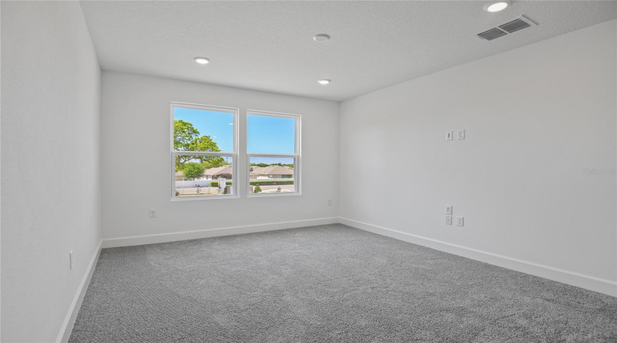 Mount Dora, Florida 32757, 5 Bedroom Bedrooms, ,3 Bathroombathrooms,Residential,For Sale,Deer Ridge,0,Mfrs5115712
