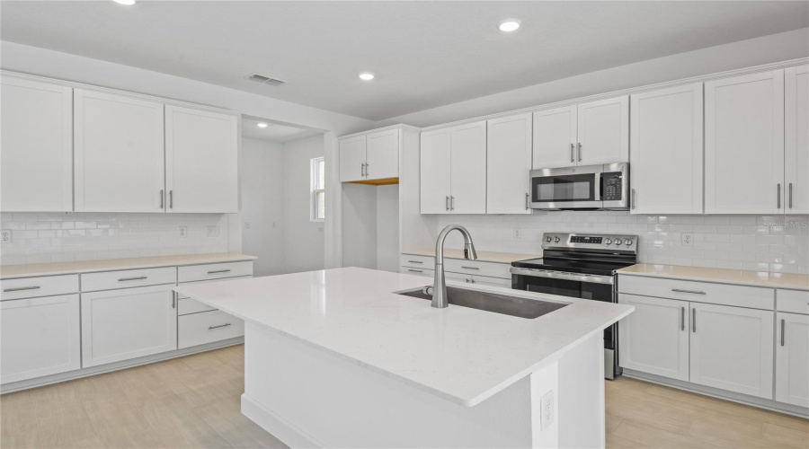 Mount Dora, Florida 32757, 5 Bedroom Bedrooms, ,3 Bathroombathrooms,Residential,For Sale,Deer Ridge,0,Mfrs5115712