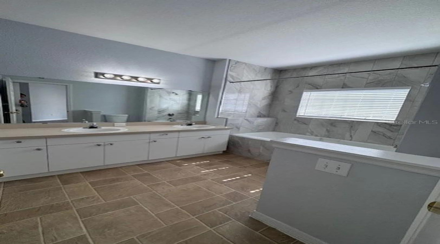 Orlando, Florida 32839, 2 Bedroom Bedrooms, ,2 Bathroombathrooms,Residential,For Sale,Conroy,0,Mfro6436545