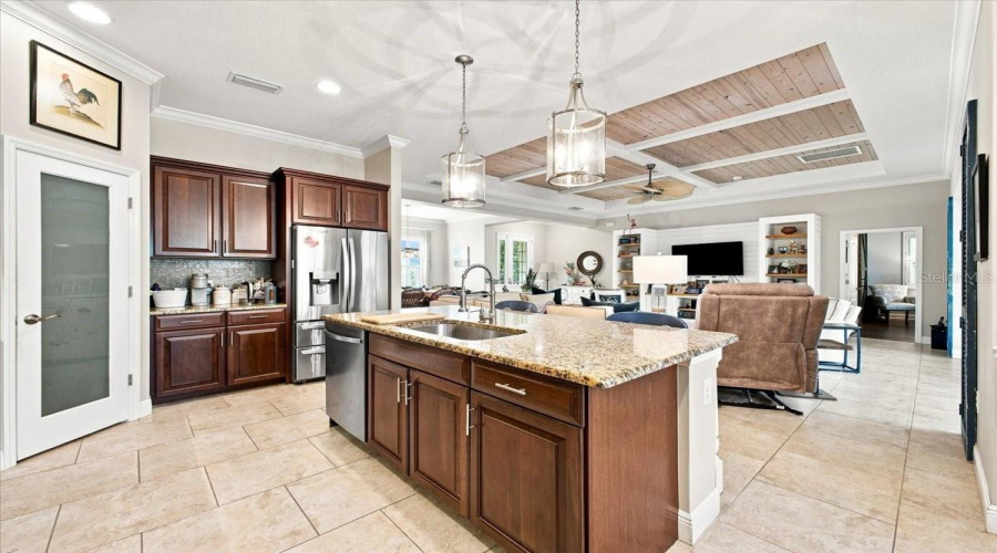 Bradenton, Florida 34211, 3 Bedroom Bedrooms, ,3 Bathroombathrooms,Residential,For Sale,Seneca Park,0,Mfra4703932