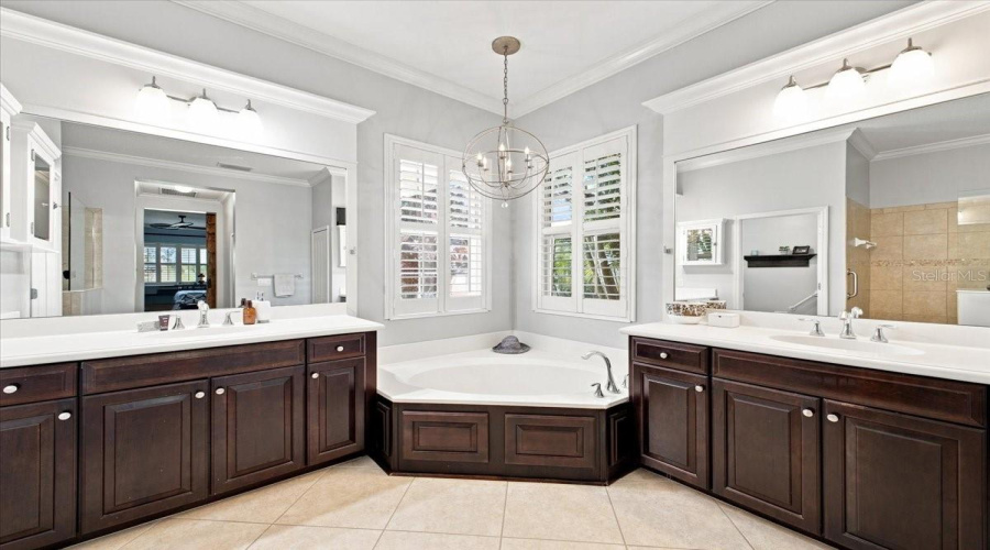 Bradenton, Florida 34211, 3 Bedroom Bedrooms, ,3 Bathroombathrooms,Residential,For Sale,Seneca Park,0,Mfra4703932