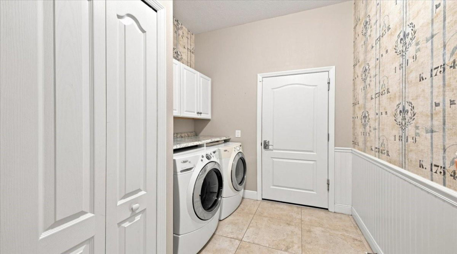Bradenton, Florida 34211, 3 Bedroom Bedrooms, ,3 Bathroombathrooms,Residential,For Sale,Seneca Park,0,Mfra4703932