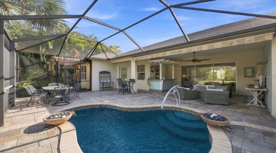 Bradenton, Florida 34211, 3 Bedroom Bedrooms, ,3 Bathroombathrooms,Residential,For Sale,Seneca Park,0,Mfra4703932