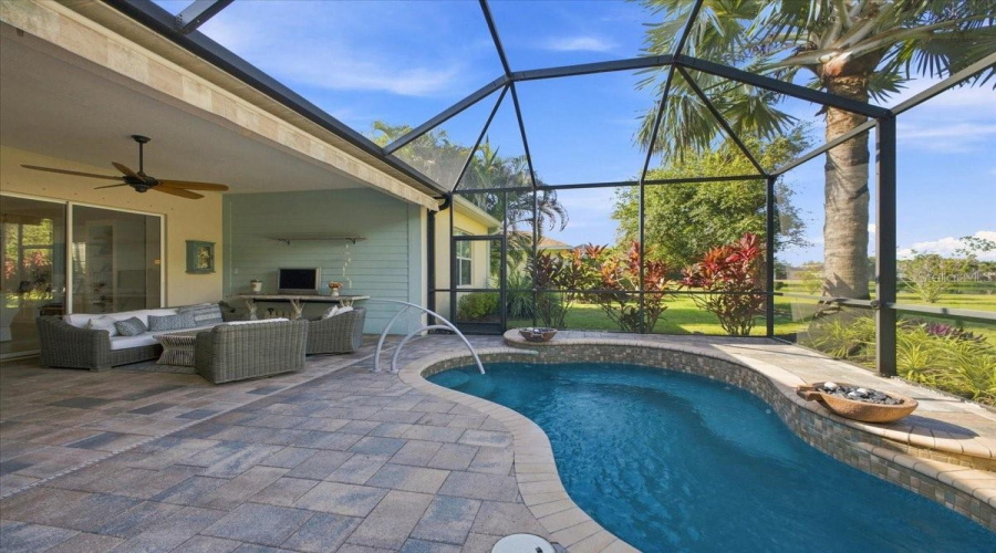 Bradenton, Florida 34211, 3 Bedroom Bedrooms, ,3 Bathroombathrooms,Residential,For Sale,Seneca Park,0,Mfra4703932