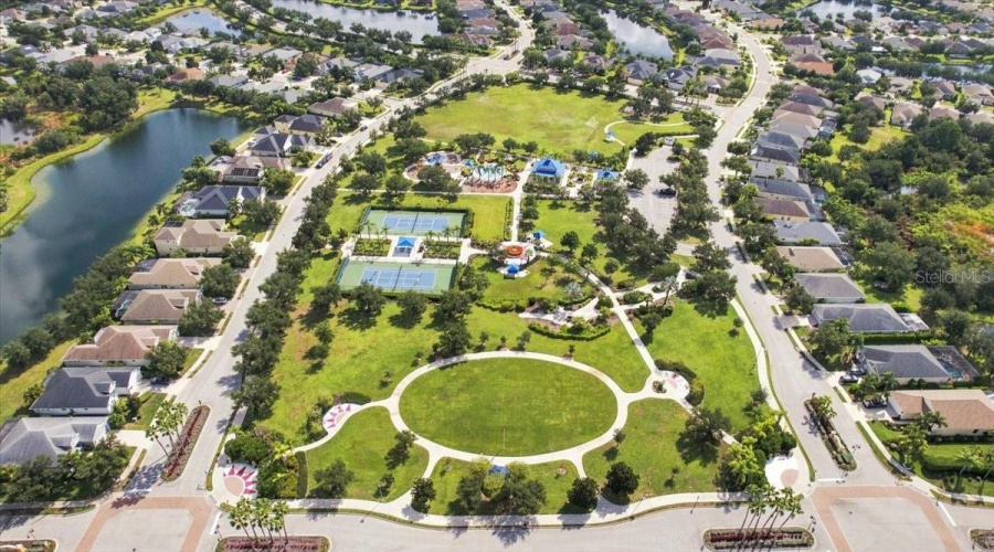 Bradenton, Florida 34211, 3 Bedroom Bedrooms, ,3 Bathroombathrooms,Residential,For Sale,Seneca Park,0,Mfra4703932
