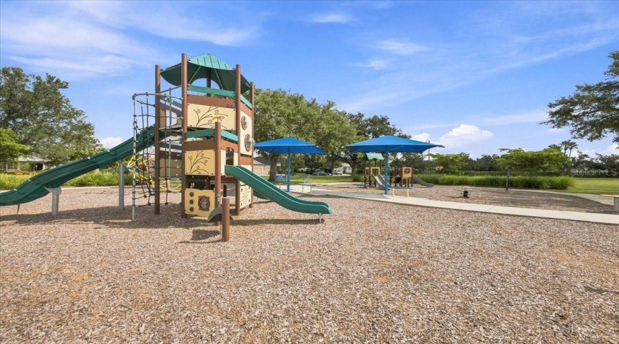 Bradenton, Florida 34211, 3 Bedroom Bedrooms, ,3 Bathroombathrooms,Residential,For Sale,Seneca Park,0,Mfra4703932