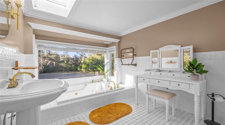 High Springs, Florida 32643, 4 Bedroom Bedrooms, ,3 Bathroombathrooms,Residential,For Sale,Us Highway 27,0,Mfrgc542289