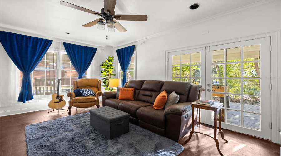 High Springs, Florida 32643, 4 Bedroom Bedrooms, ,3 Bathroombathrooms,Residential,For Sale,Us Highway 27,0,Mfrgc542289