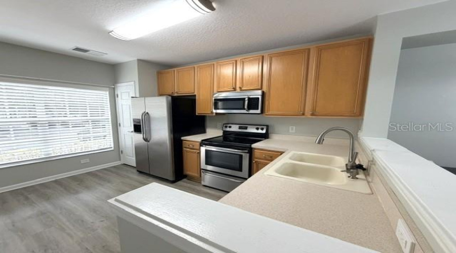 Lake Mary, Florida 32746, 2 Bedroom Bedrooms, ,2 Bathroombathrooms,Residential,For Sale,Vineland,0,Mfro6436516