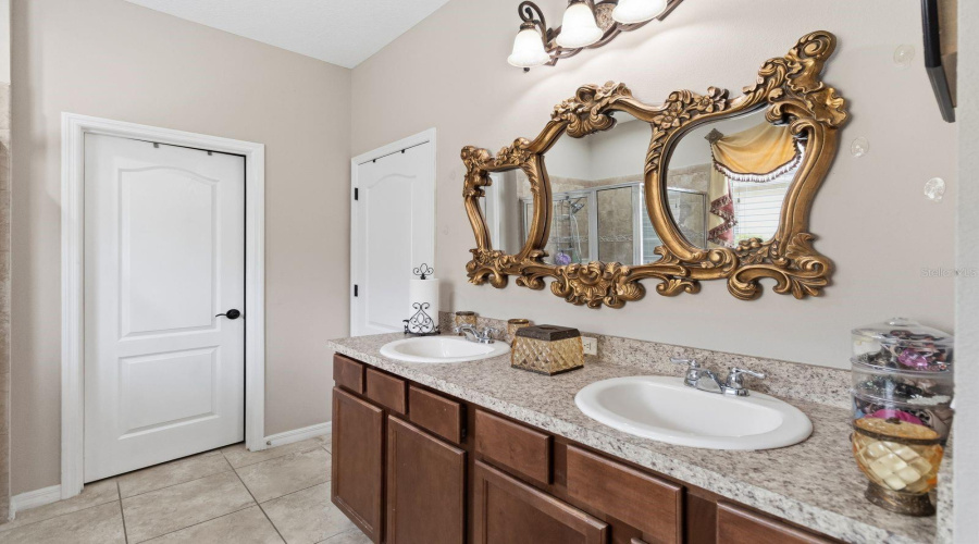 Orlando, Florida 32824, 5 Bedroom Bedrooms, ,3 Bathroombathrooms,Residential,For Sale,Plantation Oak,0,Mfrs5150482