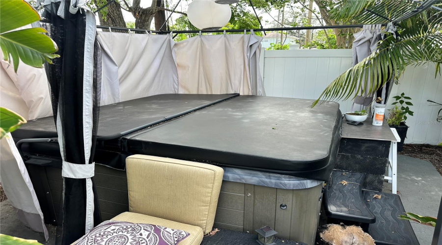 St Petersburg, Florida 33713, 2 Bedroom Bedrooms, ,1 Bathroombathrooms,Residential,For Sale,30Th,0,Mfrtb8522681
