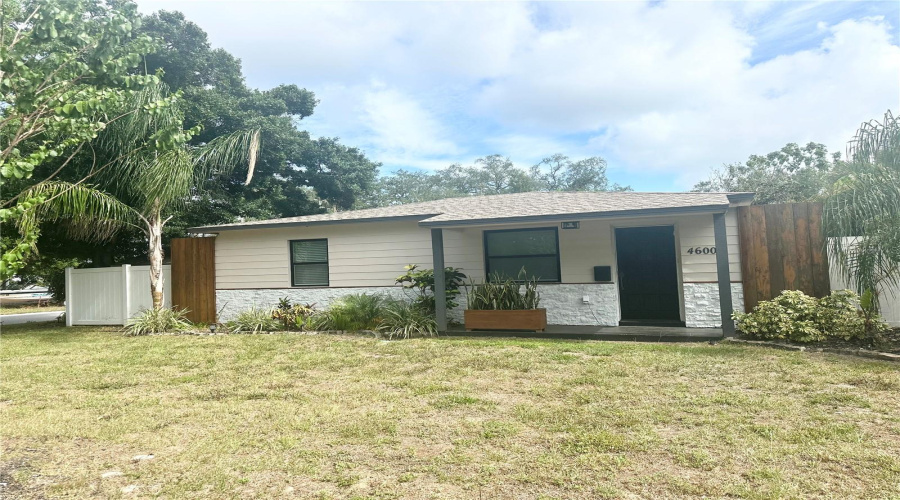 St Petersburg, Florida 33713, 2 Bedroom Bedrooms, ,1 Bathroombathrooms,Residential,For Sale,30Th,0,Mfrtb8522681