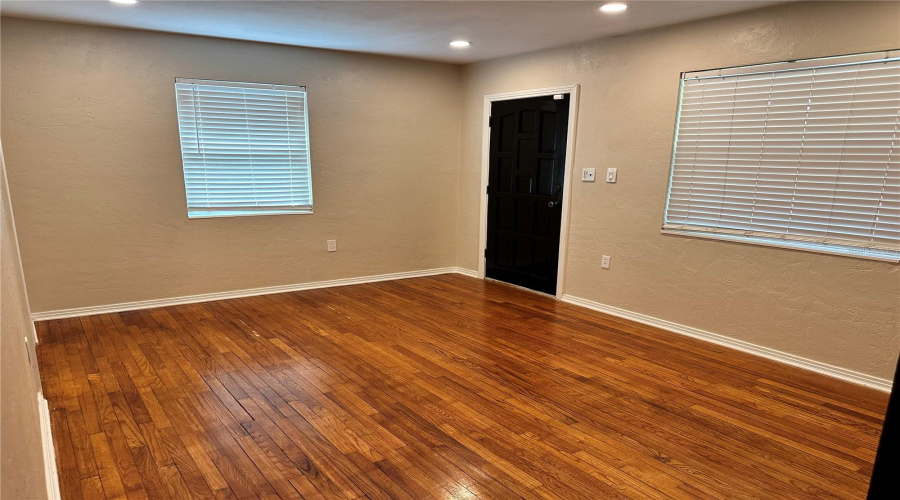 St Petersburg, Florida 33713, 2 Bedroom Bedrooms, ,1 Bathroombathrooms,Residential,For Sale,30Th,0,Mfrtb8522681
