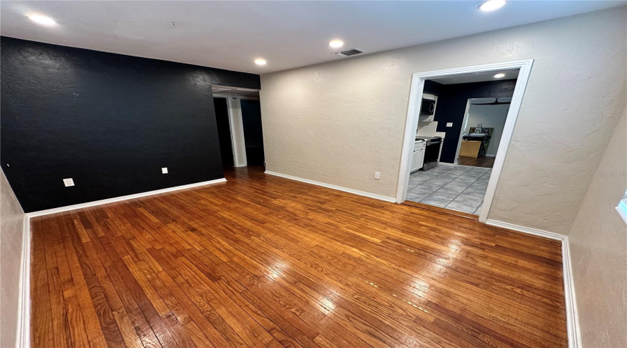 St Petersburg, Florida 33713, 2 Bedroom Bedrooms, ,1 Bathroombathrooms,Residential,For Sale,30Th,0,Mfrtb8522681