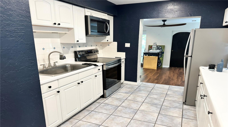 St Petersburg, Florida 33713, 2 Bedroom Bedrooms, ,1 Bathroombathrooms,Residential,For Sale,30Th,0,Mfrtb8522681