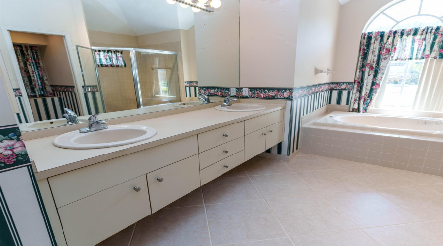 New Port Richey, Florida 34655, 4 Bedroom Bedrooms, ,2 Bathroombathrooms,Residential,For Sale,Timberwyck,0,Mfrw7888835