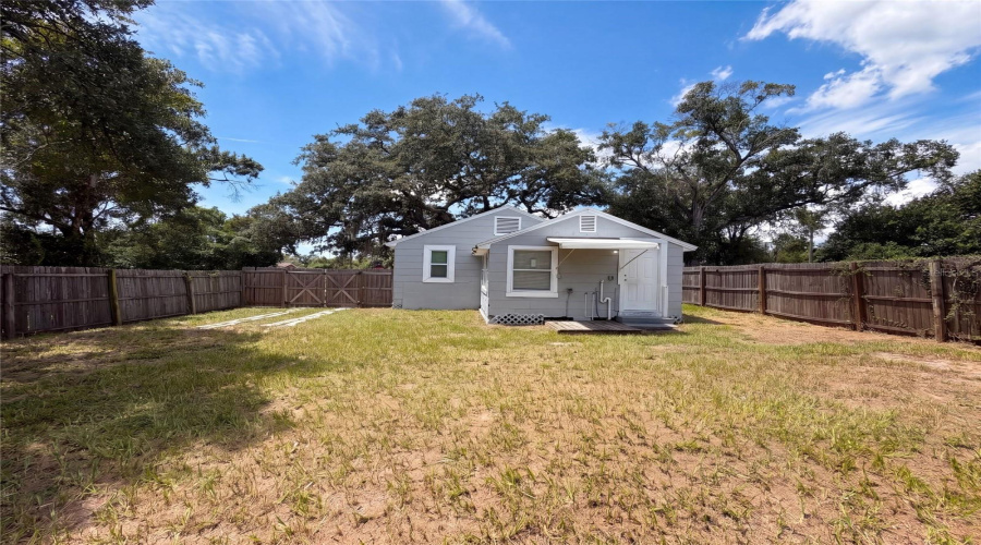 Tampa, Florida 33604, 3 Bedroom Bedrooms, ,1 Bathroombathrooms,Residential,For Sale,18Th,0,Mfro6436636
