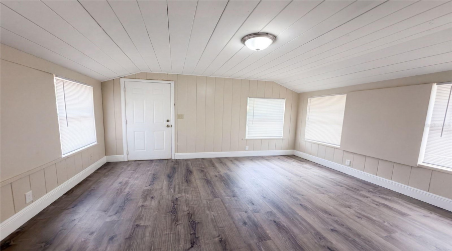 Tampa, Florida 33604, 3 Bedroom Bedrooms, ,1 Bathroombathrooms,Residential,For Sale,18Th,0,Mfro6436636
