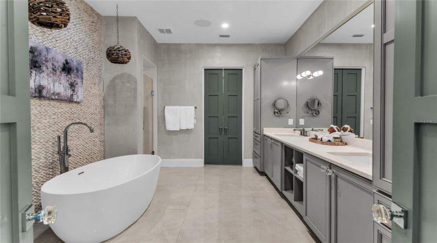 Winter Park, Florida 32789, 5 Bedroom Bedrooms, ,4 Bathroombathrooms,Residential,For Sale,Oakhurst,0,Mfro6436291