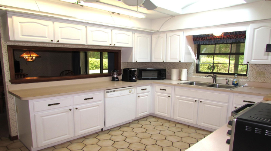 Dunnellon, Florida 34431, 3 Bedroom Bedrooms, ,2 Bathroombathrooms,Residential,For Sale,203Rd,0,Mfrom730946