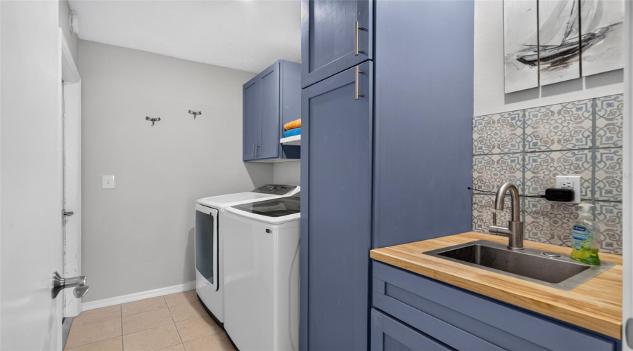 Bradenton, Florida 34203, 3 Bedroom Bedrooms, ,2 Bathroombathrooms,Residential,For Sale,Java Plum,0,Mfra4703820