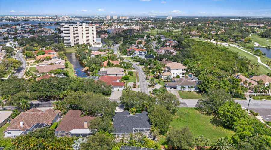 Gulfport, Florida 33707, 4 Bedroom Bedrooms, ,3 Bathroombathrooms,Residential,For Sale,Skimmer Point,0,Mfrtb8542125