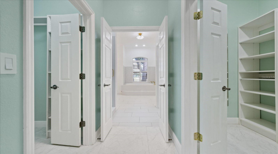 Gulfport, Florida 33707, 4 Bedroom Bedrooms, ,3 Bathroombathrooms,Residential,For Sale,Skimmer Point,0,Mfrtb8542125
