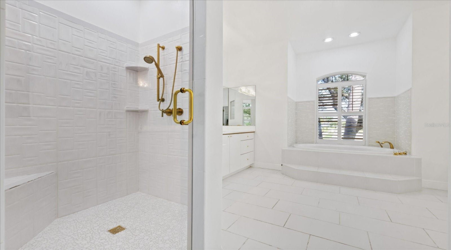 Gulfport, Florida 33707, 4 Bedroom Bedrooms, ,3 Bathroombathrooms,Residential,For Sale,Skimmer Point,0,Mfrtb8542125