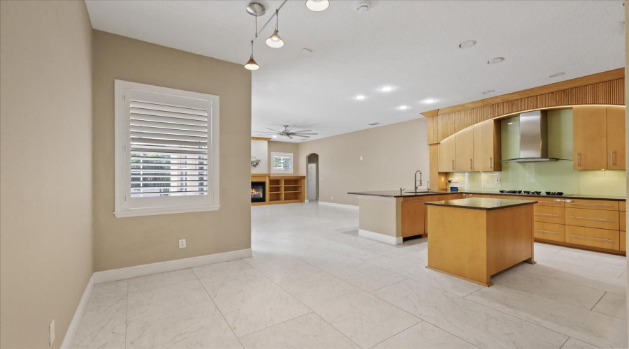 Gulfport, Florida 33707, 4 Bedroom Bedrooms, ,3 Bathroombathrooms,Residential,For Sale,Skimmer Point,0,Mfrtb8542125