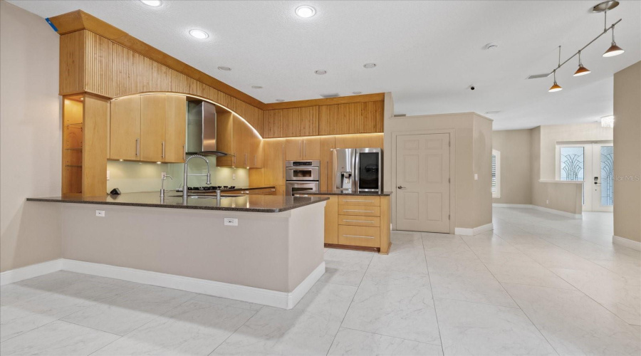 Gulfport, Florida 33707, 4 Bedroom Bedrooms, ,3 Bathroombathrooms,Residential,For Sale,Skimmer Point,0,Mfrtb8542125