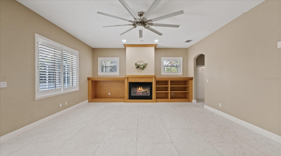 Gulfport, Florida 33707, 4 Bedroom Bedrooms, ,3 Bathroombathrooms,Residential,For Sale,Skimmer Point,0,Mfrtb8542125