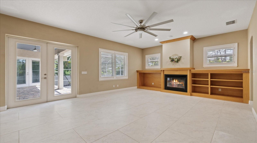 Gulfport, Florida 33707, 4 Bedroom Bedrooms, ,3 Bathroombathrooms,Residential,For Sale,Skimmer Point,0,Mfrtb8542125