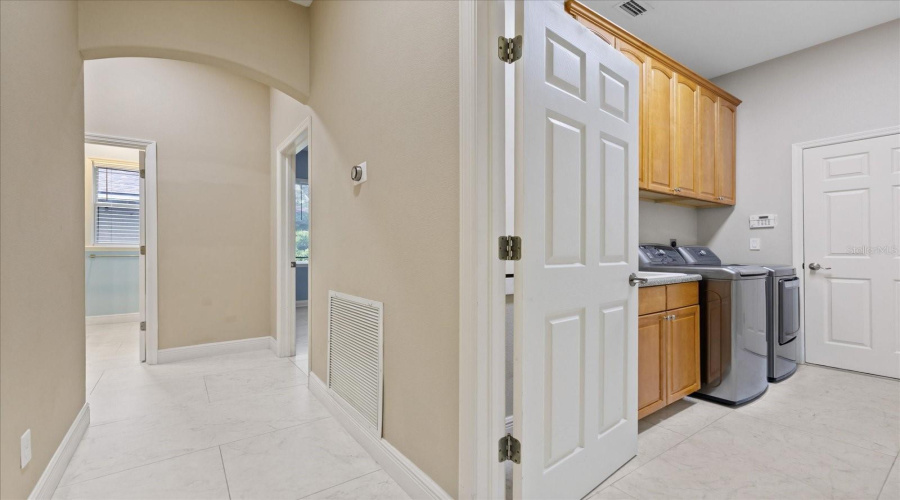 Gulfport, Florida 33707, 4 Bedroom Bedrooms, ,3 Bathroombathrooms,Residential,For Sale,Skimmer Point,0,Mfrtb8542125