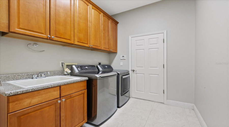 Gulfport, Florida 33707, 4 Bedroom Bedrooms, ,3 Bathroombathrooms,Residential,For Sale,Skimmer Point,0,Mfrtb8542125
