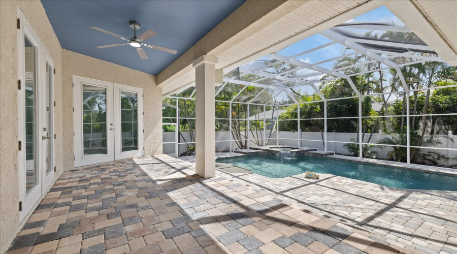 Gulfport, Florida 33707, 4 Bedroom Bedrooms, ,3 Bathroombathrooms,Residential,For Sale,Skimmer Point,0,Mfrtb8542125