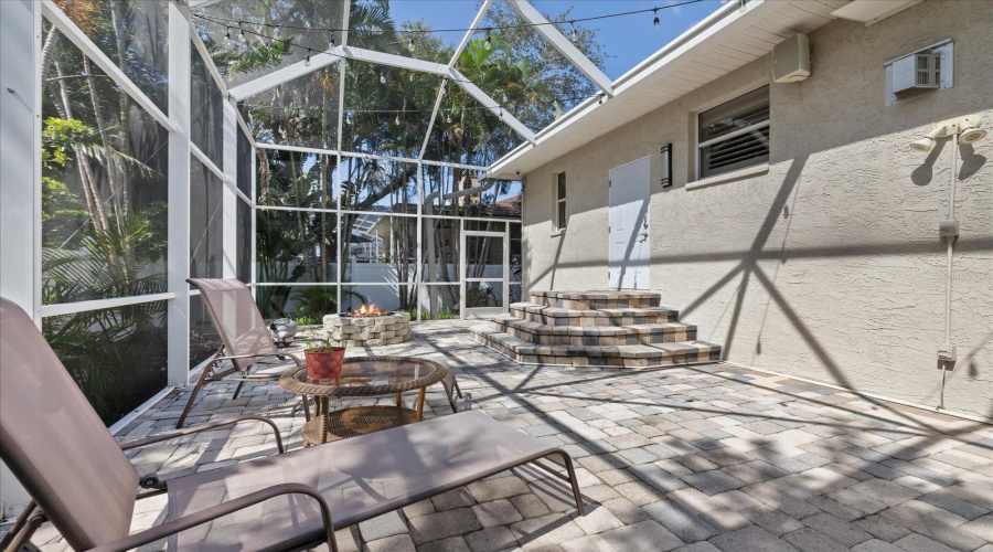 Gulfport, Florida 33707, 4 Bedroom Bedrooms, ,3 Bathroombathrooms,Residential,For Sale,Skimmer Point,0,Mfrtb8542125