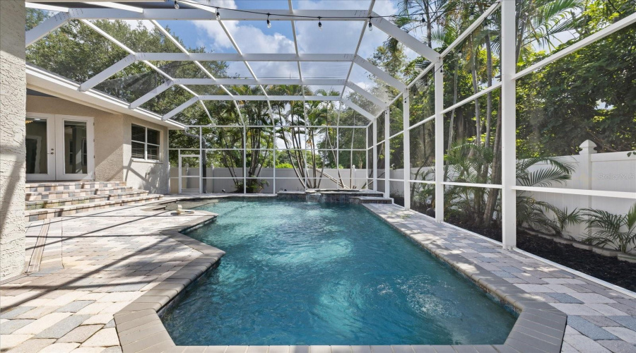 Gulfport, Florida 33707, 4 Bedroom Bedrooms, ,3 Bathroombathrooms,Residential,For Sale,Skimmer Point,0,Mfrtb8542125