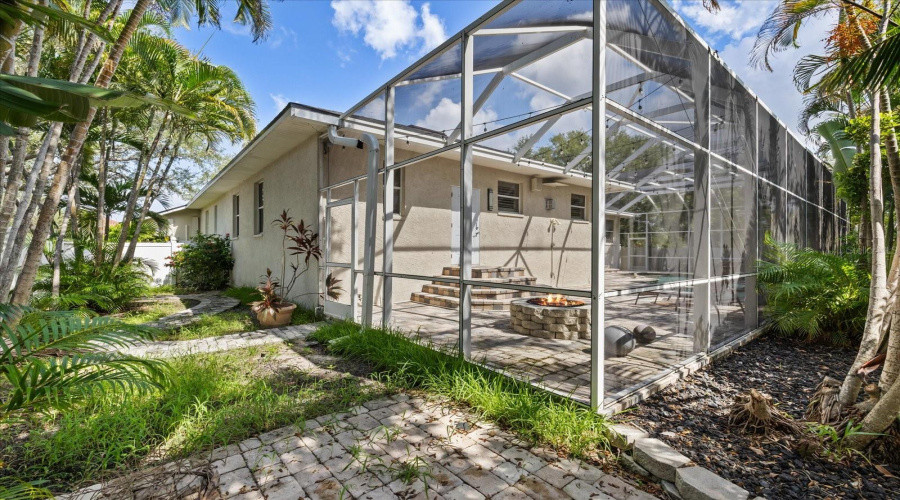 Gulfport, Florida 33707, 4 Bedroom Bedrooms, ,3 Bathroombathrooms,Residential,For Sale,Skimmer Point,0,Mfrtb8542125