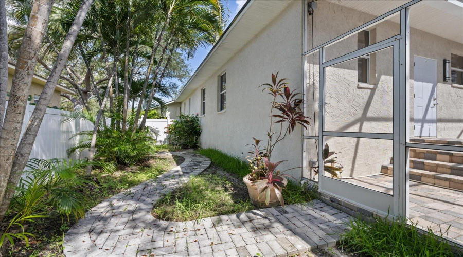 Gulfport, Florida 33707, 4 Bedroom Bedrooms, ,3 Bathroombathrooms,Residential,For Sale,Skimmer Point,0,Mfrtb8542125