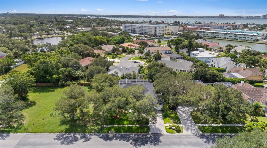 Gulfport, Florida 33707, 4 Bedroom Bedrooms, ,3 Bathroombathrooms,Residential,For Sale,Skimmer Point,0,Mfrtb8542125
