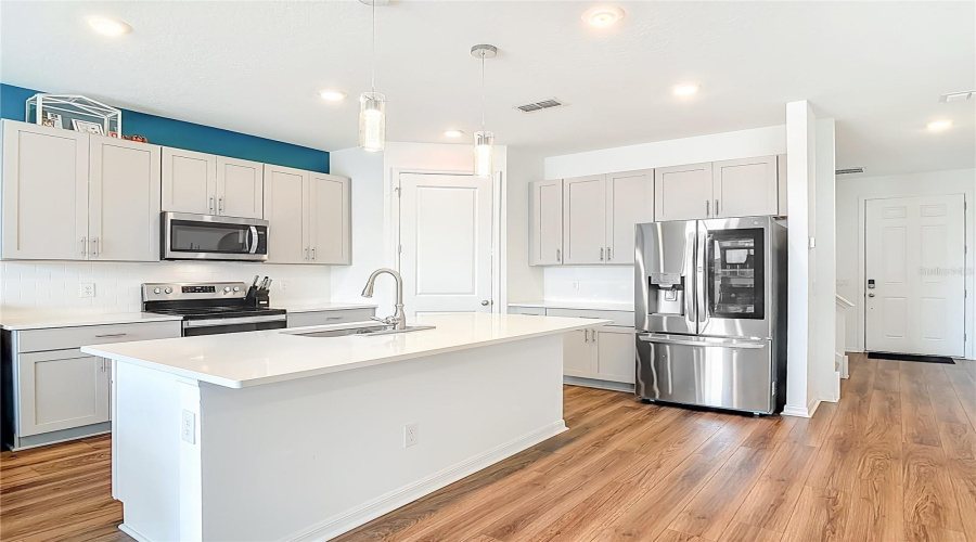 Deltona, Florida 32725, 4 Bedroom Bedrooms, ,2 Bathroombathrooms,Residential,For Sale,Hill Park,0,Mfro6398939