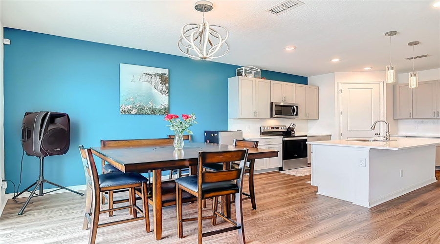 Deltona, Florida 32725, 4 Bedroom Bedrooms, ,2 Bathroombathrooms,Residential,For Sale,Hill Park,0,Mfro6398939