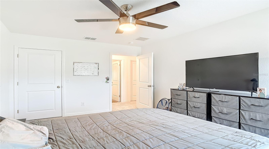 Deltona, Florida 32725, 4 Bedroom Bedrooms, ,2 Bathroombathrooms,Residential,For Sale,Hill Park,0,Mfro6398939