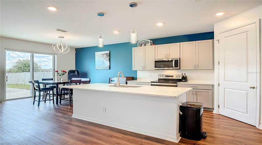 Deltona, Florida 32725, 4 Bedroom Bedrooms, ,2 Bathroombathrooms,Residential,For Sale,Hill Park,0,Mfro6398939